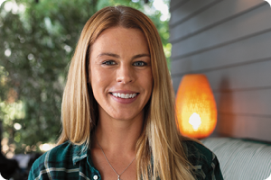 Why Cricket Kate testimonial Image of Kate, a happy Cricket customer