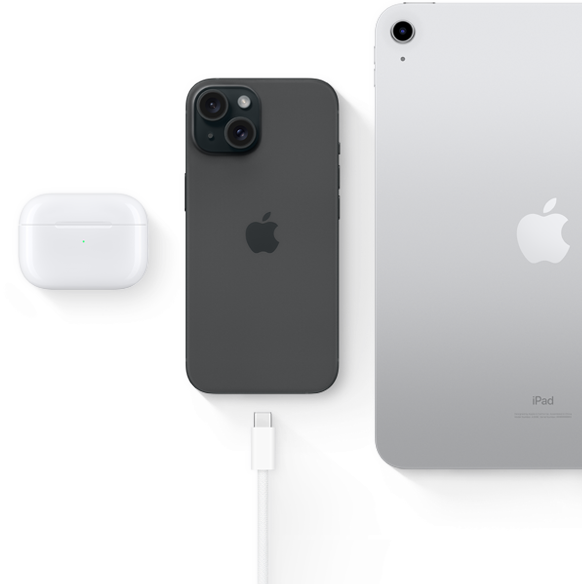 iPhone 15 con conector USB-C mostrando que puede usarse el mismo conector con AirPods Pro y iPad